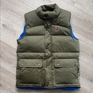 Fjallraven Men's Small Olive Green Down Vest